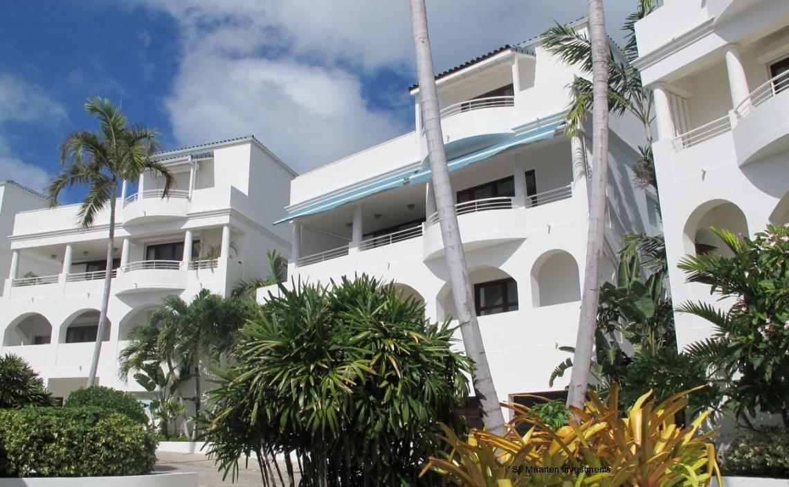 side view Topaz Cupecoy St. Maarten Island 
