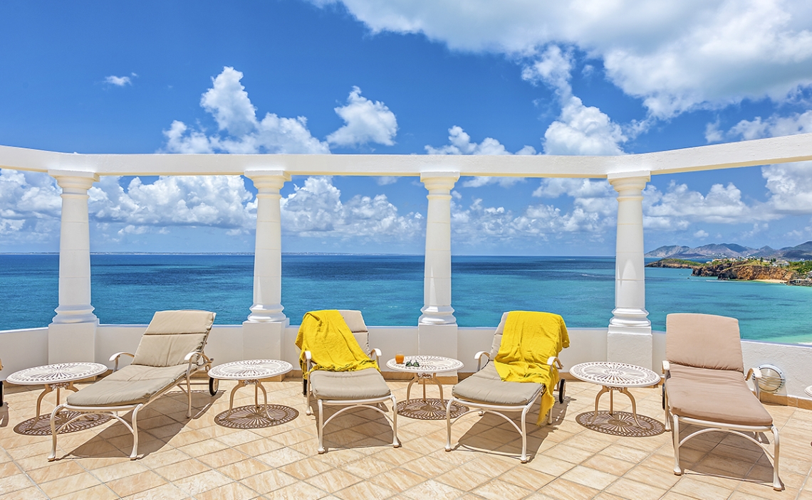 yellow lounge